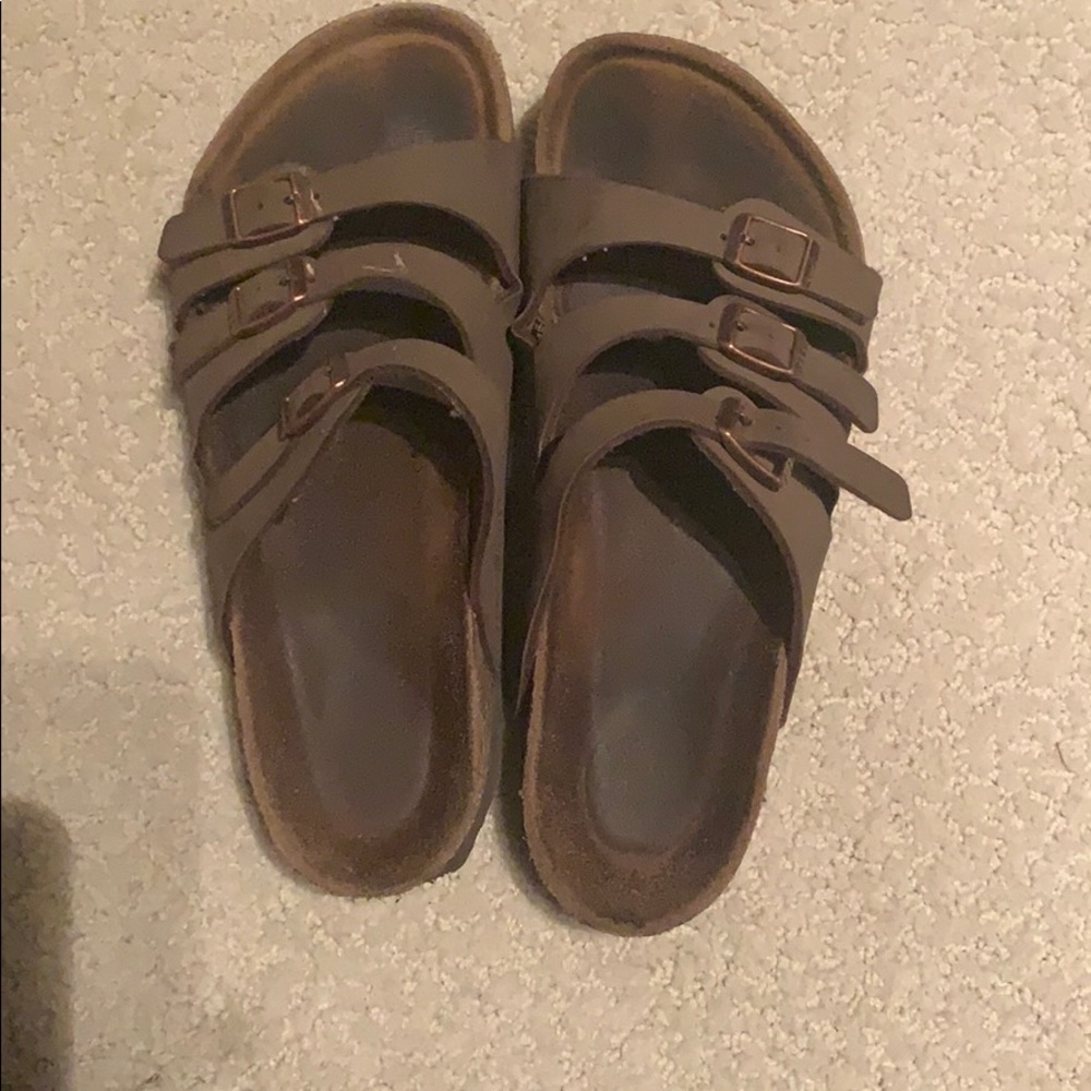 3 strap Birkenstock’s